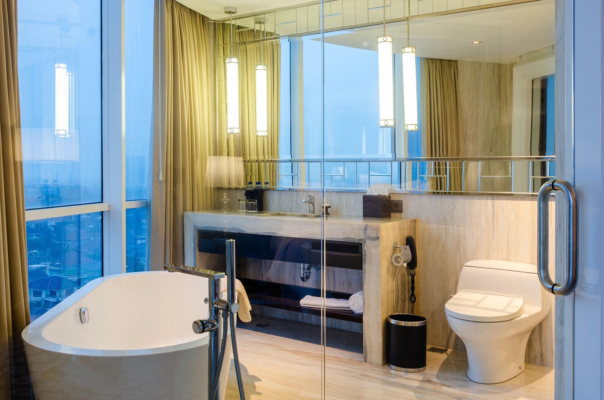 ホテル チプトラ ワールド スラバヤ マネージド バイ スイス ベルホテル インターナショナル エクステリア 写真